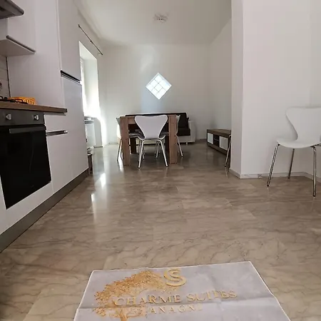 Charme Apartment *